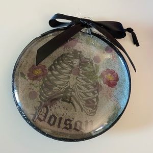 3/30$ 🎃 Gothic Halloween Ornament